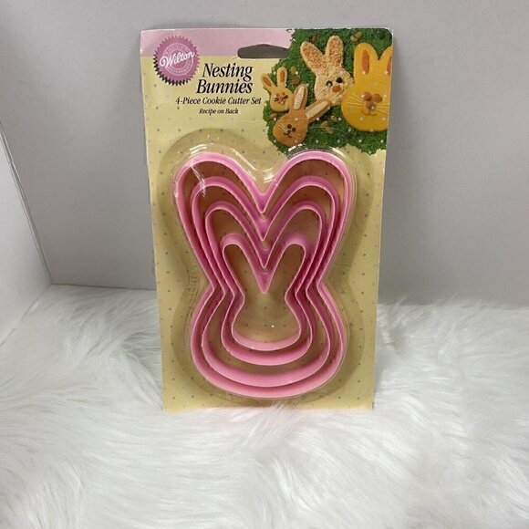 NEW WILTON Vintage Nesting Bunnies Cookie Cutter Set Plastic Bunny - Picture 1 of 8